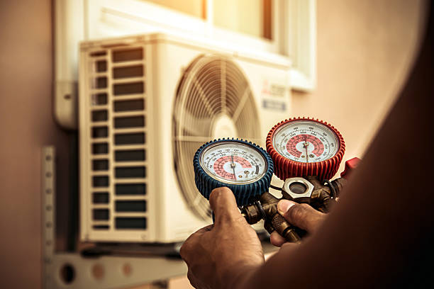 Professional Hvac technician working in Mojave, CA